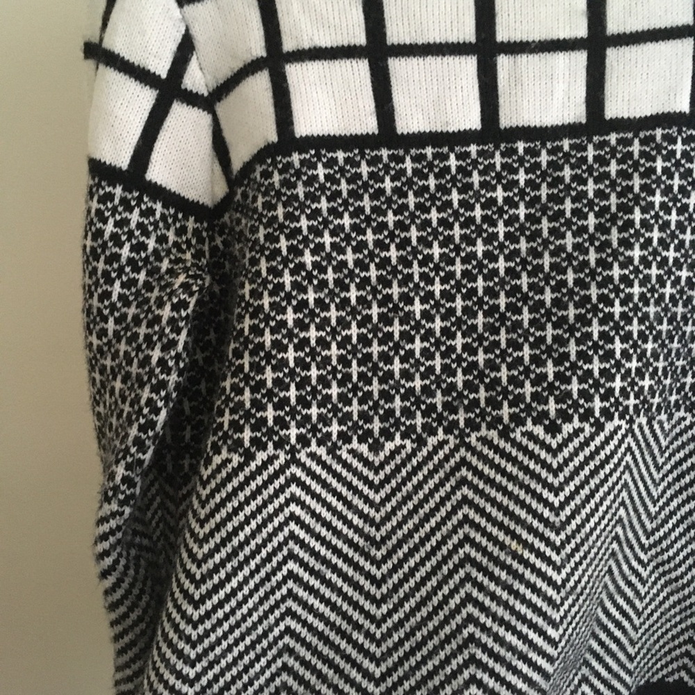 Sweater - Picture 3 of 5